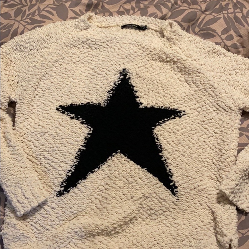 Doe & Rae super soft star sweater - Picture 1 of 5